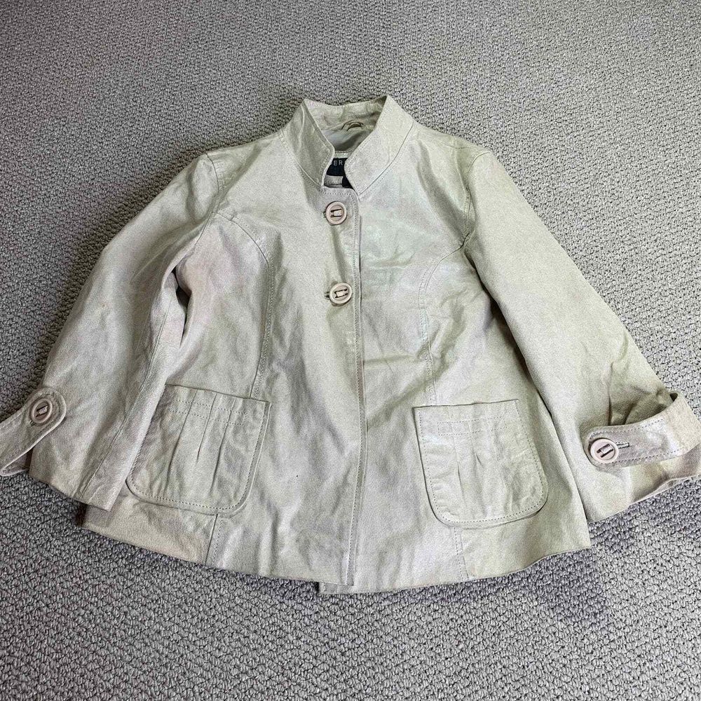 Bernardo Womens Jacket Size Medium Beige Leather Button Up Long Sleeves Pockets